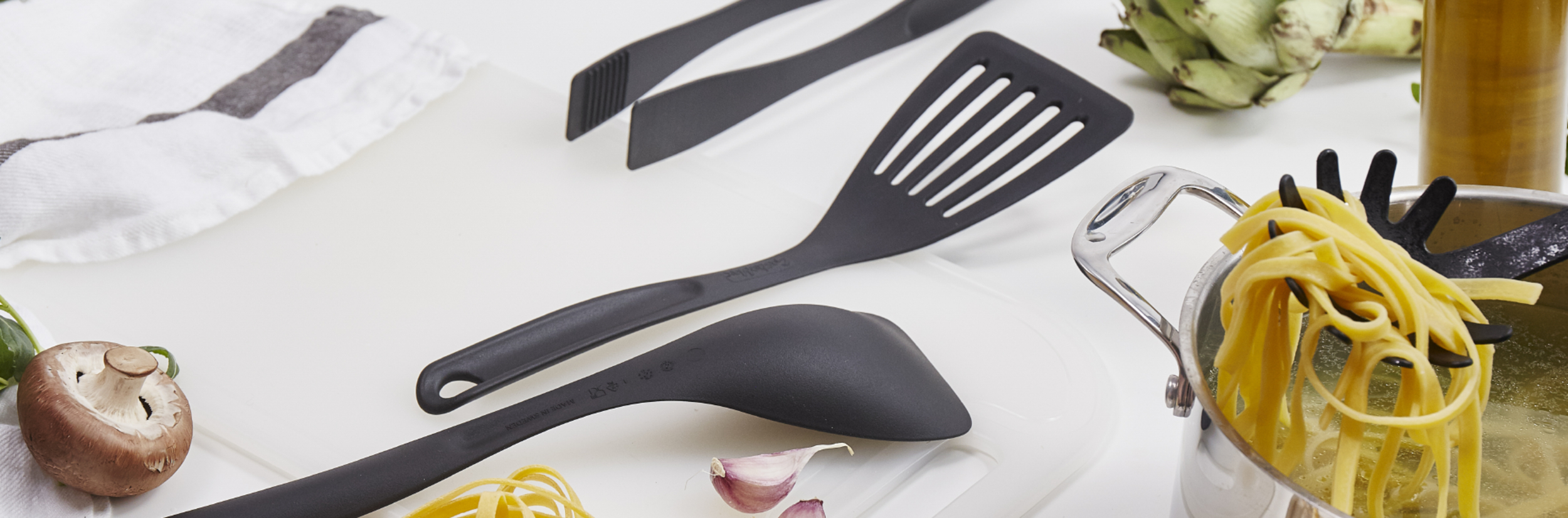 Non-scratch nylon utensils