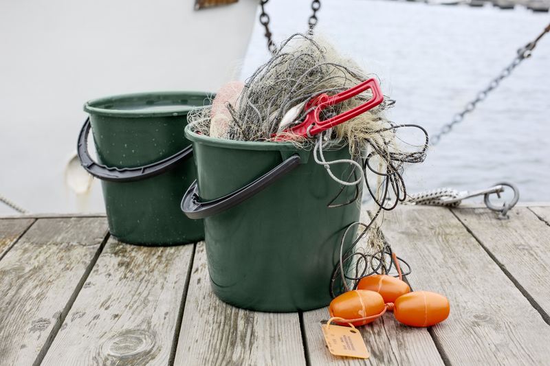 Bucket 10 L from old fishing nets