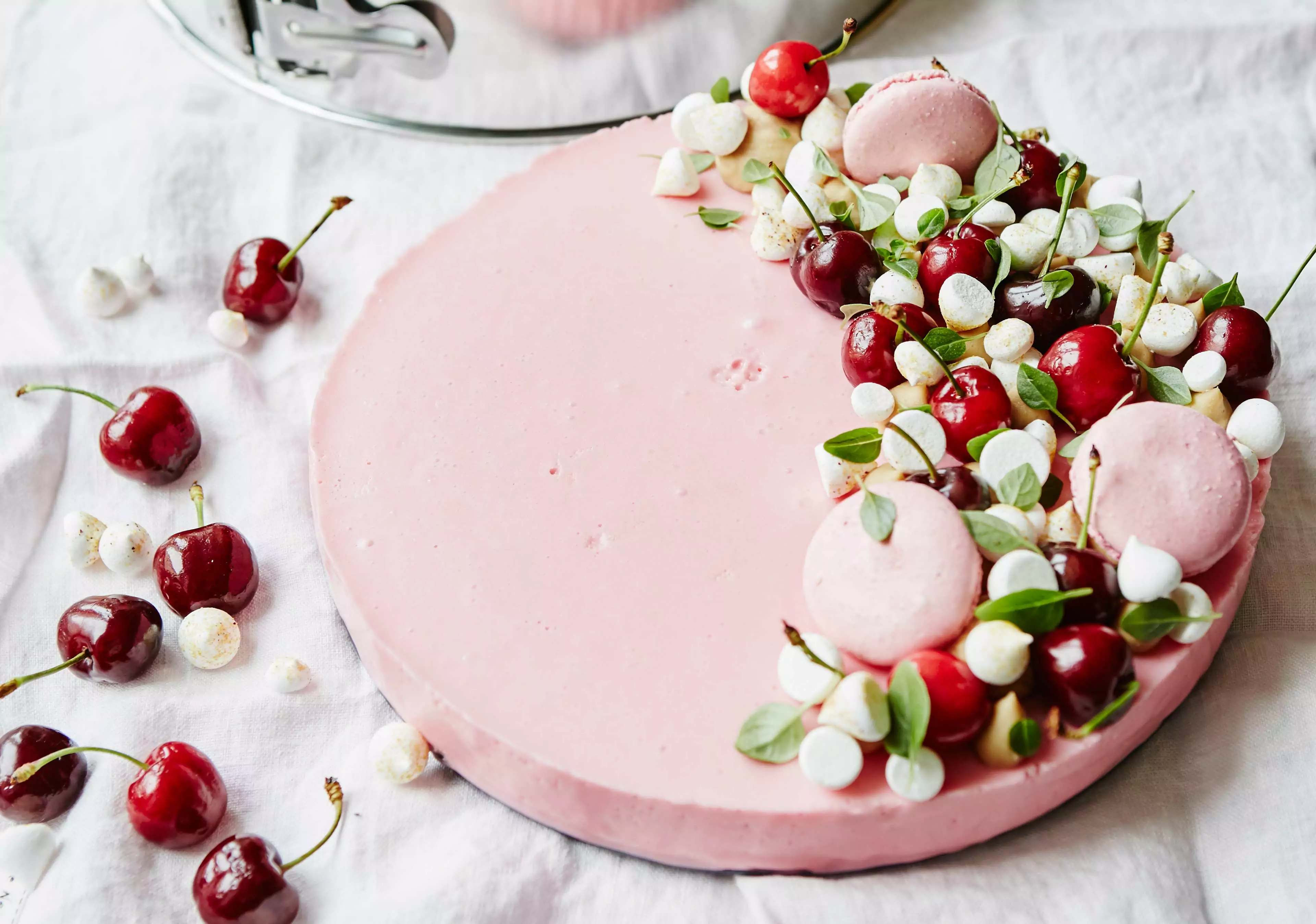 Pink cheesecake